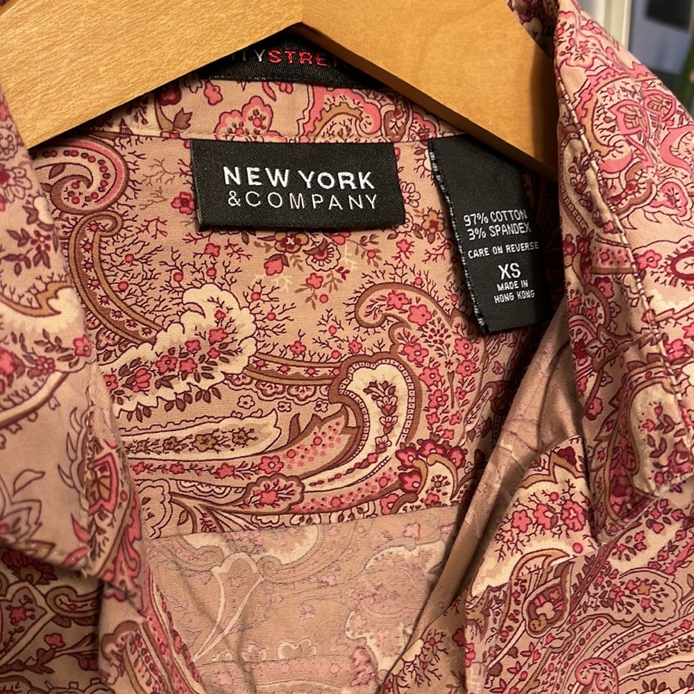 Button up city stretch New York and company paisley shirt - Picture 2 of 4